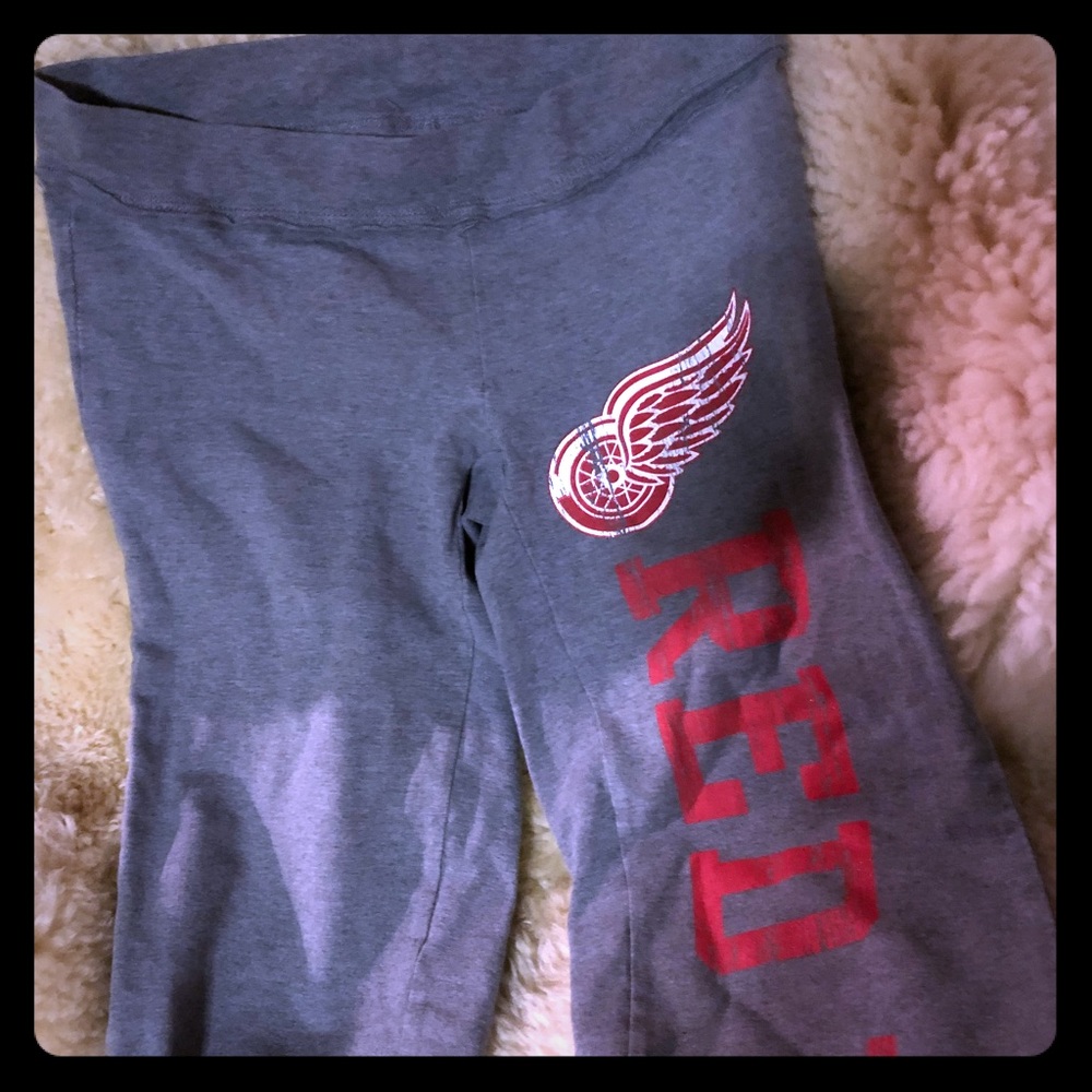 Authentic NHL Detroit Red Wings yoga pants